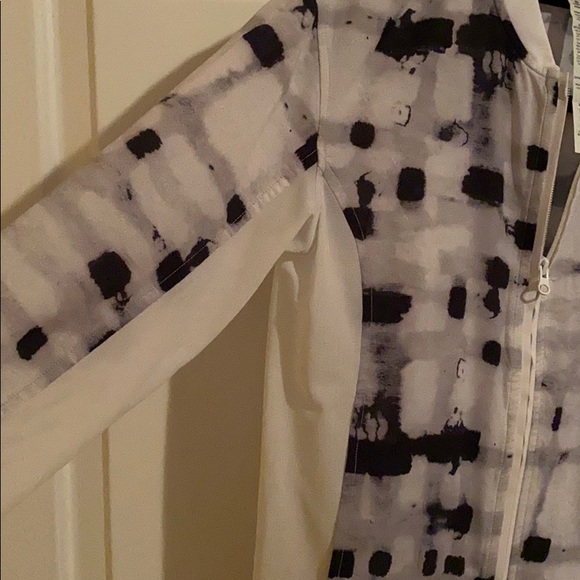 Lululemon special edition jacket. Lightweight - Picture 3 of 5